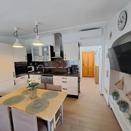 Sweet Lustig * Πούλα